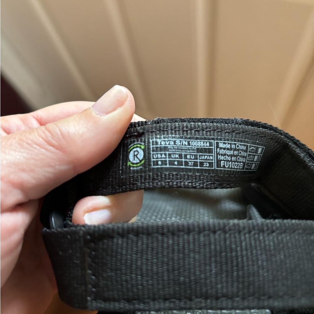 Teva hiking sandals. Worn once. Size 6
